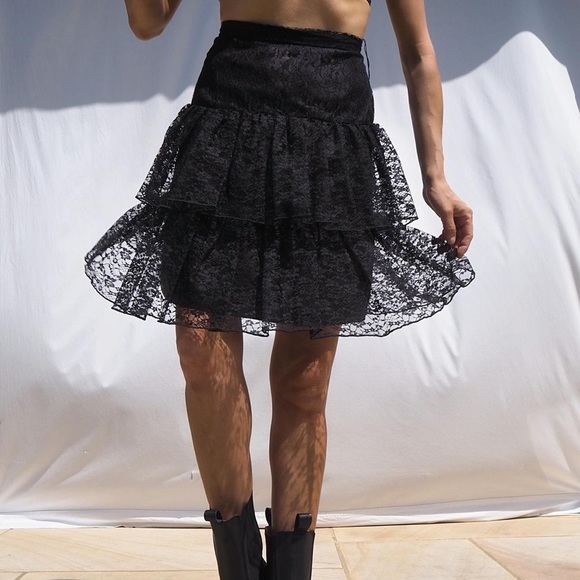 VINTAGE HIGH WAISTED WEDNESDAY-CORE GOTH GLAM LACE SKIRT - Picture 4 of 7